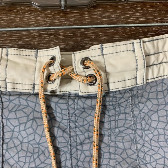 Howler bros Mens gray printed drawstring board shorts 32 - Picture 4 of 9